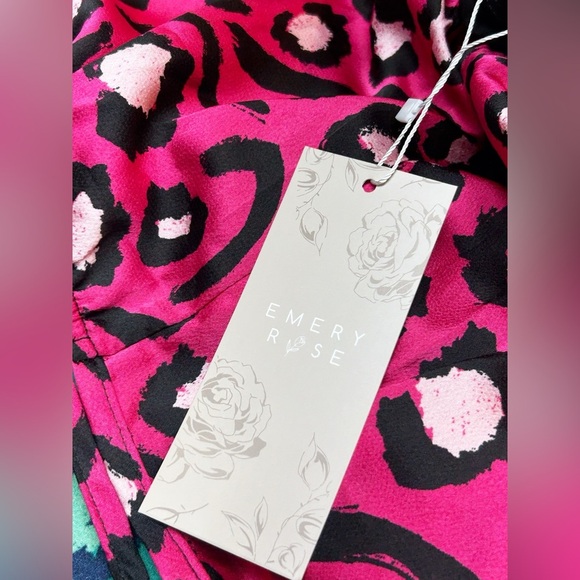 Emery Rose Animal Print Draped Bodysuit Size Large NWT - Picture 3 of 7